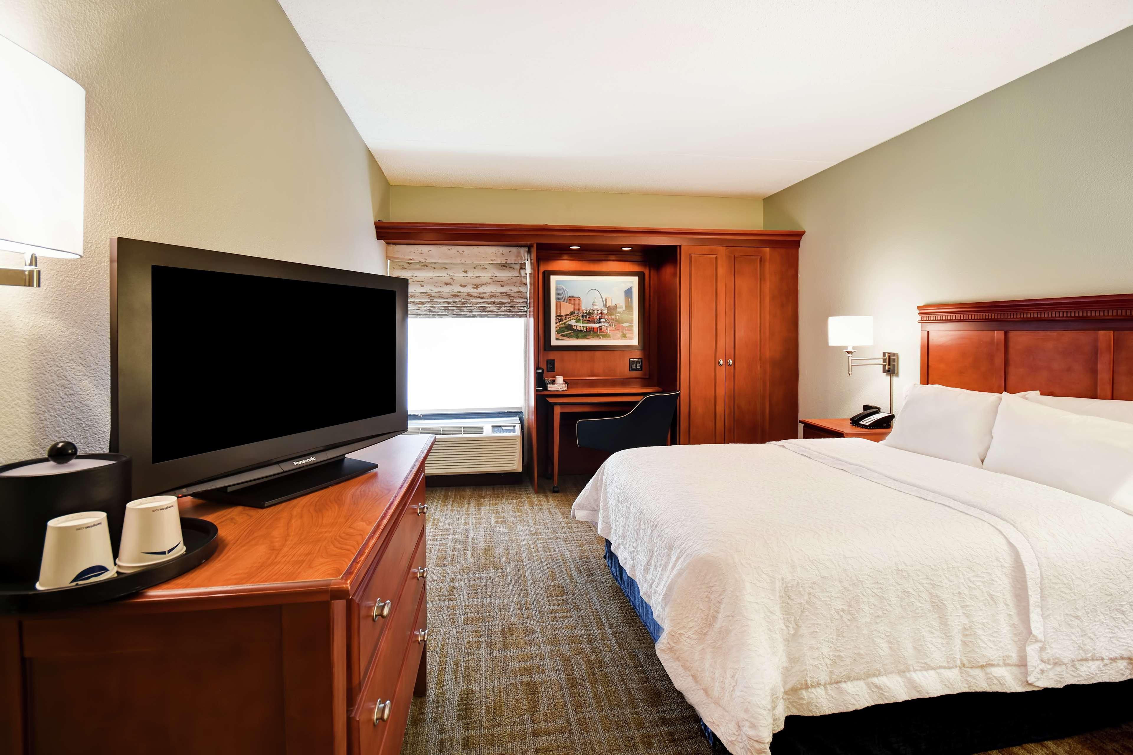 Hampton Inn St. Louis - Westport Maryland Heights Εξωτερικό φωτογραφία